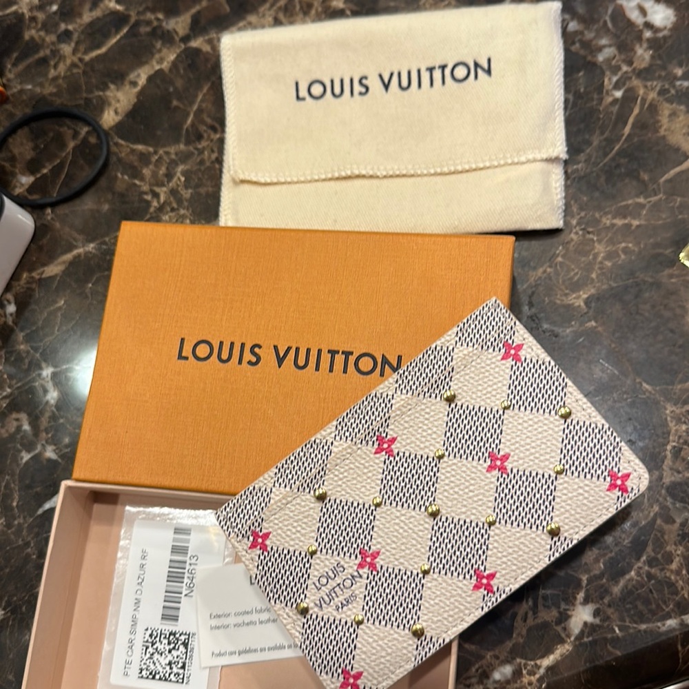 Limited edition LV d azur stud collection card holder